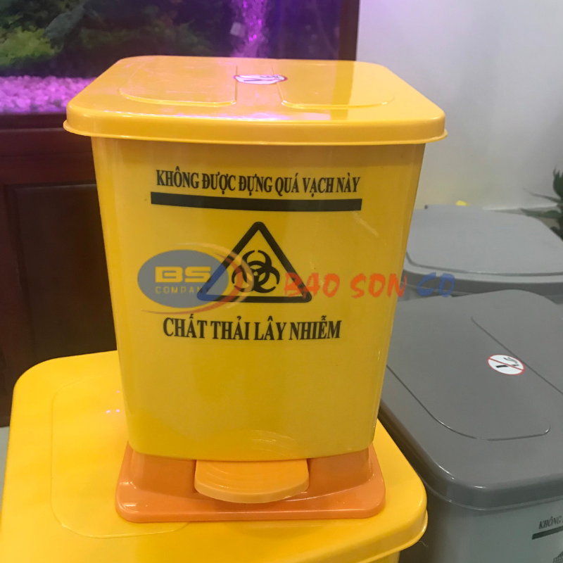 Thùng rác y tế 10 lít Thùng rác y tế 10 lít