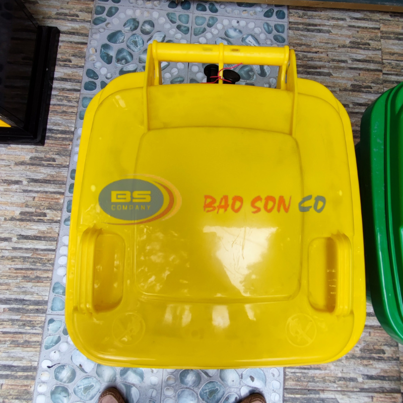 Thùng rác vàng y tế 60 lít Thùng rác vàng y tế 60 lít